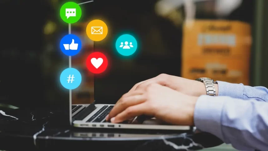 Imagen de Butterflies: La Nueva Frontera de las Redes Sociales con Personas Artificiales Butterflies: La Nueva Frontera de las Redes Sociales con Personas Artificiales - 7